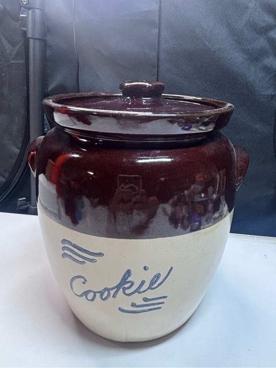 Other - Cookie Crock Bean Pot Look Farmhouse COOKIE JAR Brown Drip Robinson Ransbottom